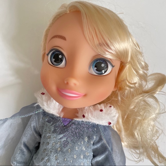 Disney Olaf's Frozen Adventure Elsa Doll - Picture 5 of 7